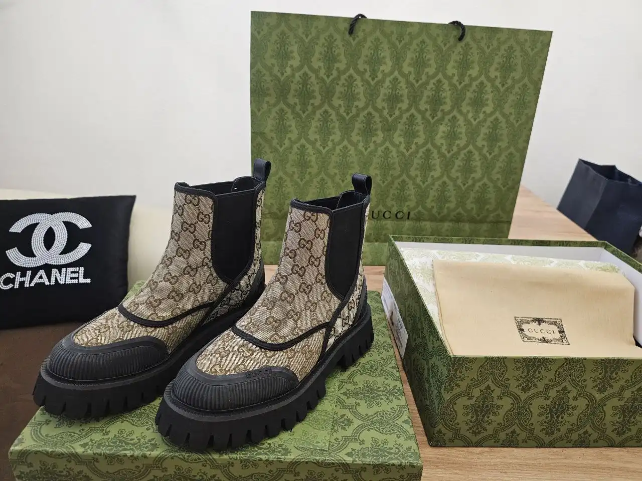 Новые ботильоны Gucci Canvas размер 40-41