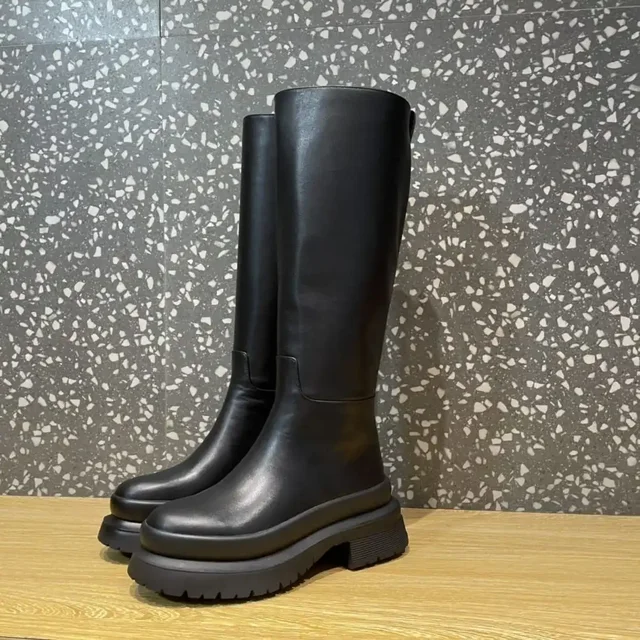 Новые кожаные сапоги Valentino размер 40 - Одежда в Подольск