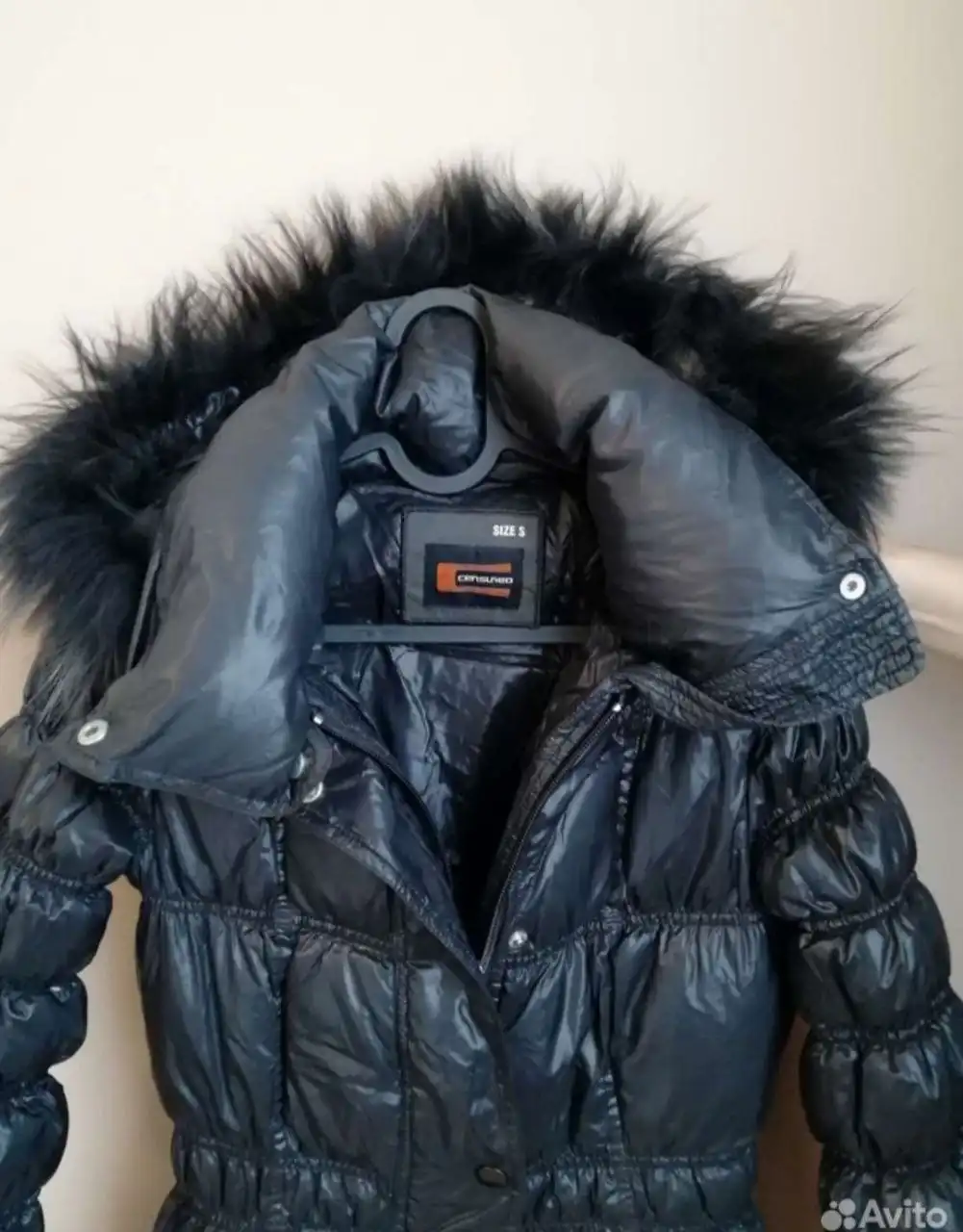 Пуховик женский с натуральным мехом на капюшоне