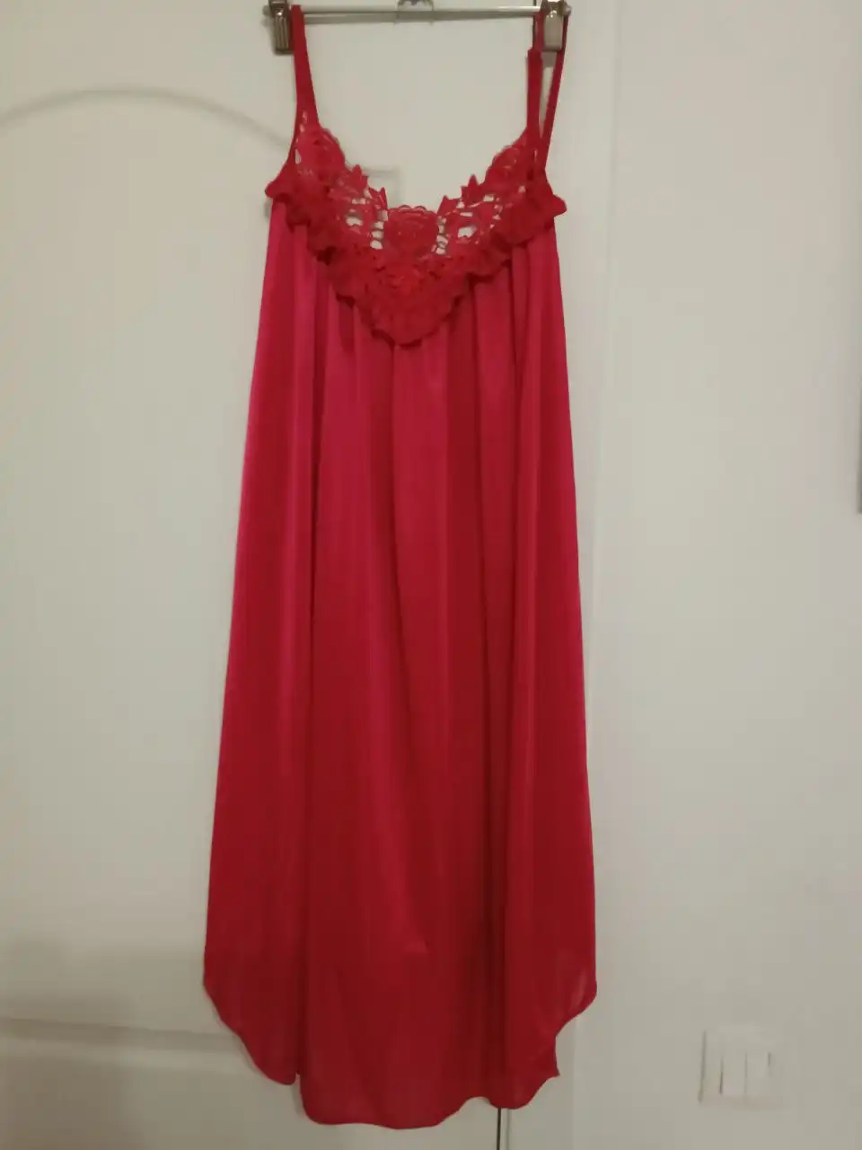 Женская ночная сорочка и бюстгальтер - Женское белье (Одежда) в Бутово