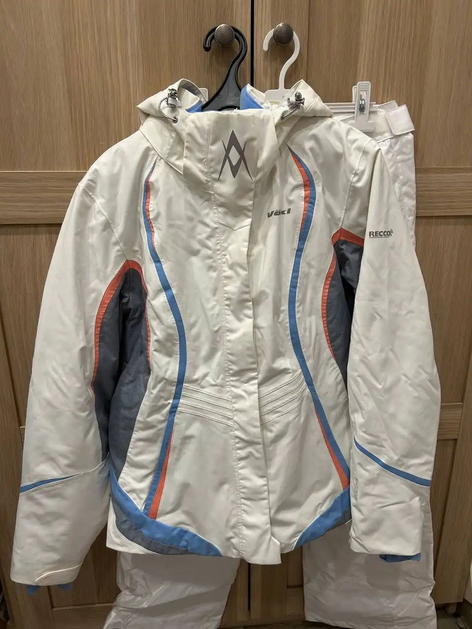 Горнолыжная женская куртка Volkl и брюки Oxylane - Спортивная одежда (Одежда) в Бутово