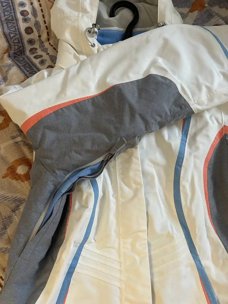 Горнолыжная женская куртка Volkl и брюки Oxylane - Спортивная одежда (Одежда) в Бутово