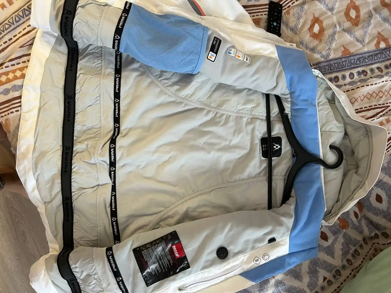 Горнолыжная женская куртка Volkl и брюки Oxylane - Спортивная одежда (Одежда) в Бутово