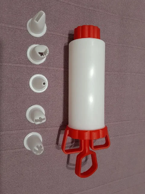 Кондитерский шприц и соковыжималка - Уборка в Москва