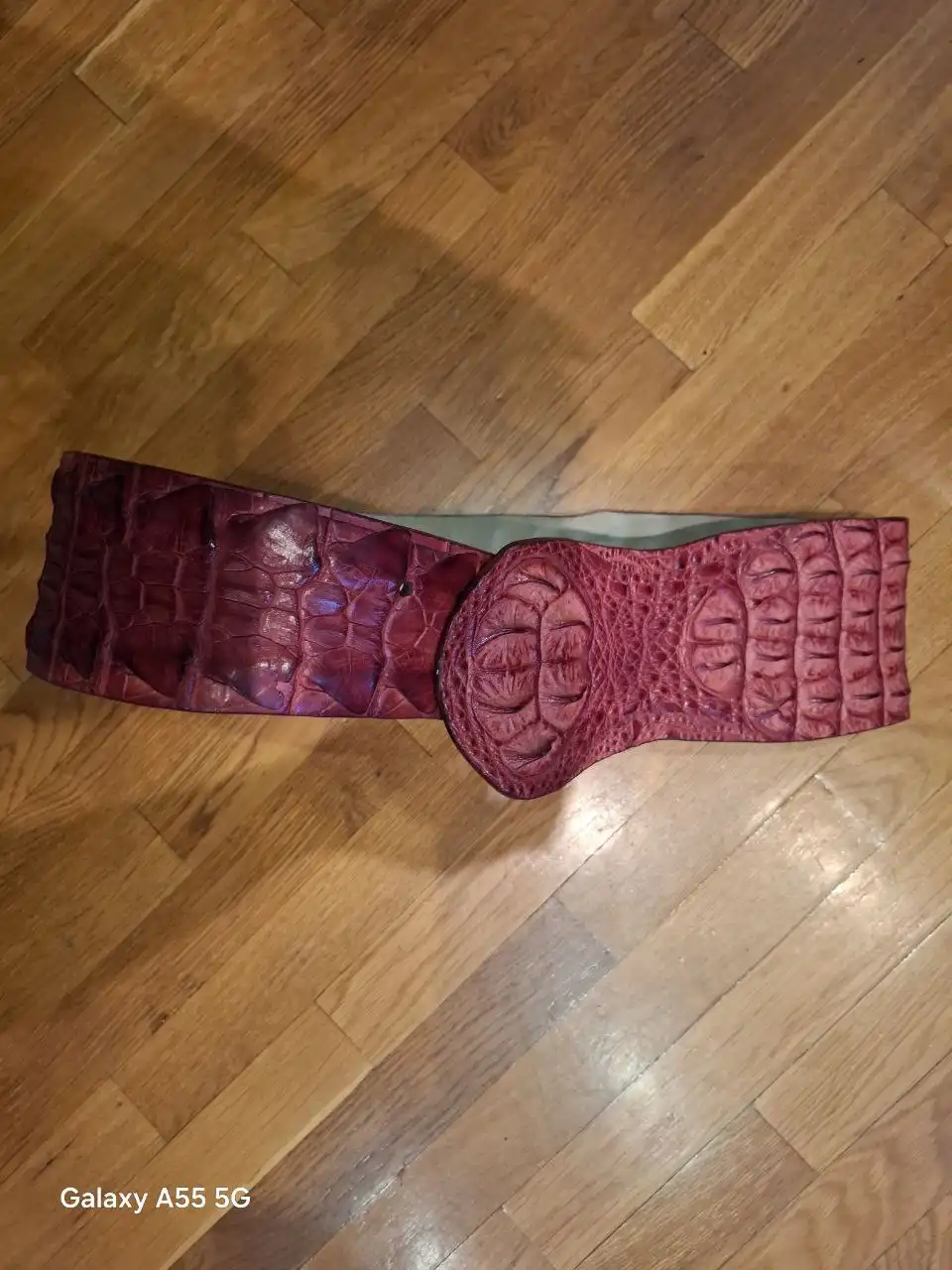 Женский ремень из крокодиловой кожи красного цвета - Аксессуары (Одежда) в Бутово