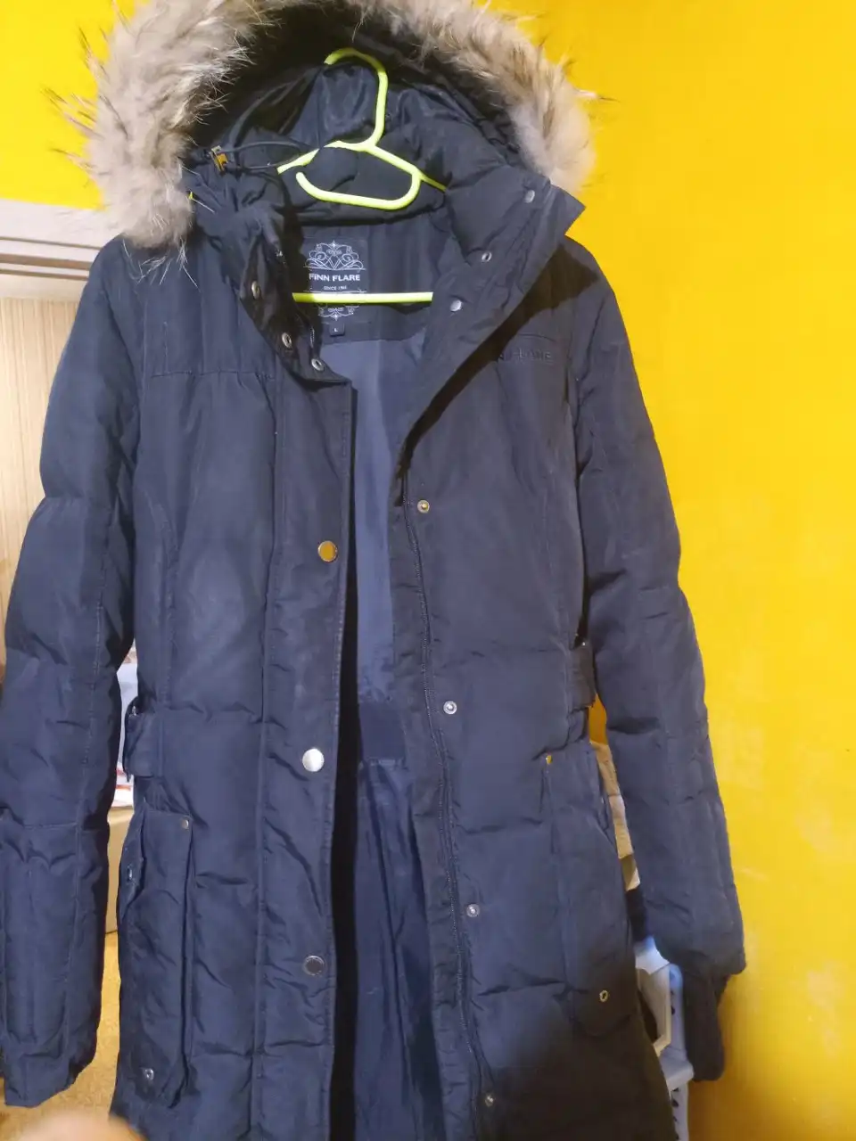 Женский зимний пуховик Finn Flare с меховым воротником - Верхняя одежда (Одежда) в Бутово