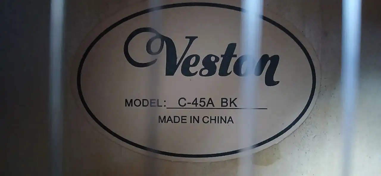 Гитара б/у черная - Музыкальные инструменты (Хобби и отдых) в Щербинка