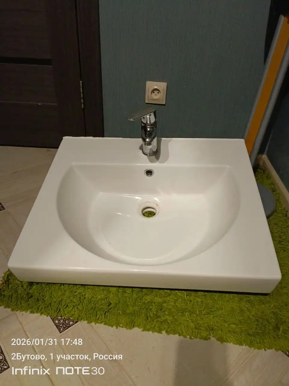 Продажа раковины со смесителем от застройщика - Сантехника (Для дома и дачи) в Бутово