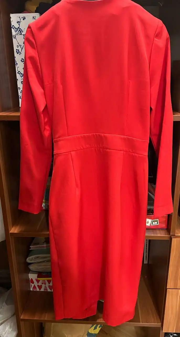 Красное платье с запахом размер М - Женская одежда (Одежда) в Подольск