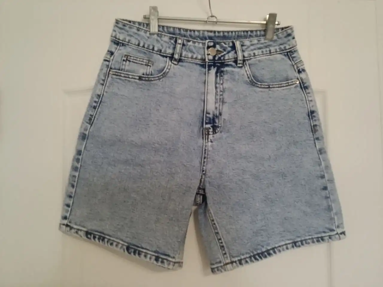 Джинсовая юбка и женские шорты от Present & Simple и CLASSIC - Женская одежда (Одежда) в Подольск