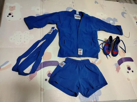 Форма самбо и бутсы 29 размера - Костюмы в Москва