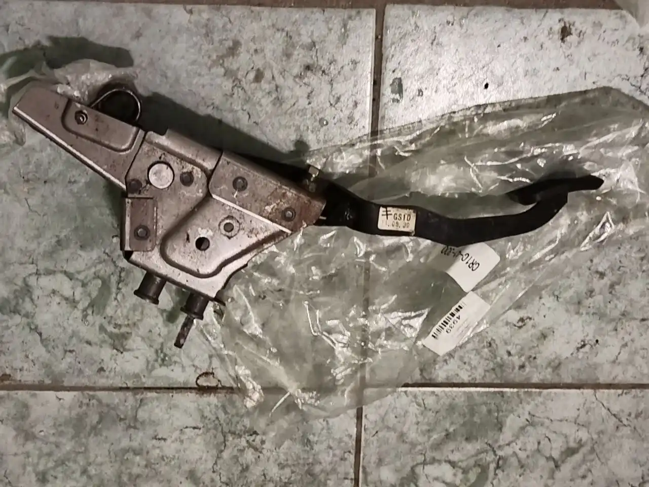 Педаль сцепления Mazda 6 - Автозапчасти для Mazda (Запчасти) в Неизвестно