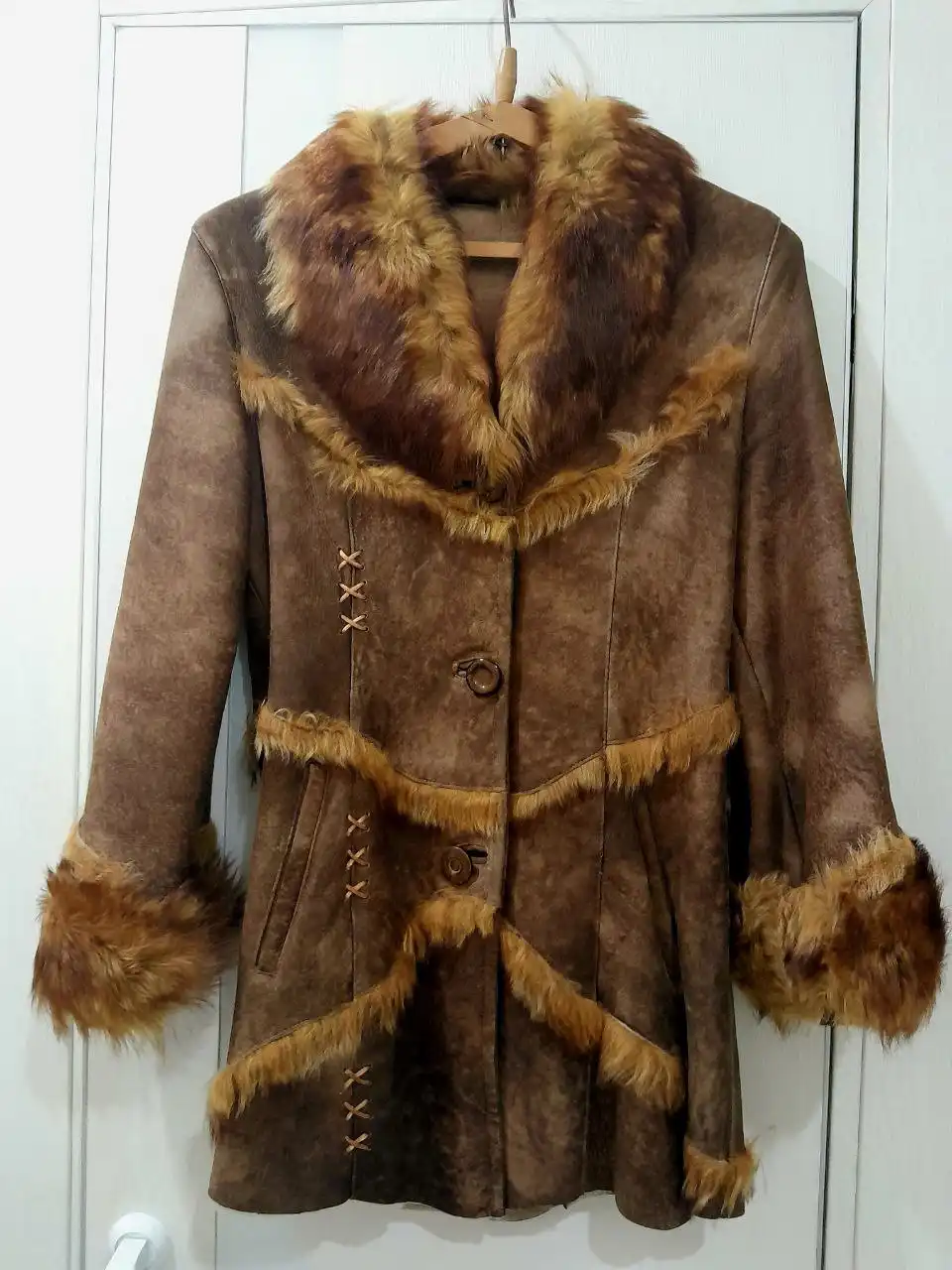 Дубленка и зимние сапоги натуральные - Одежда в Москва