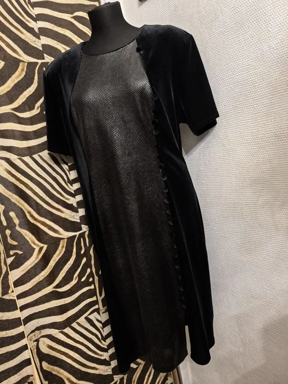 Платье бархатное 66 черного цвета - Платья (Одежда) в Сходненская