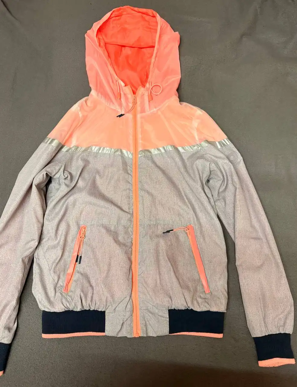 Продажа ветровки и куртки размер 46 - Верхняя одежда (Одежда) в Подольск