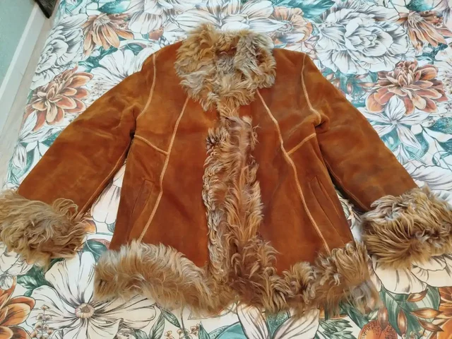 Натуральная дублёнка с ламой на размер 44-46 - Верхняя одежда в Подольск