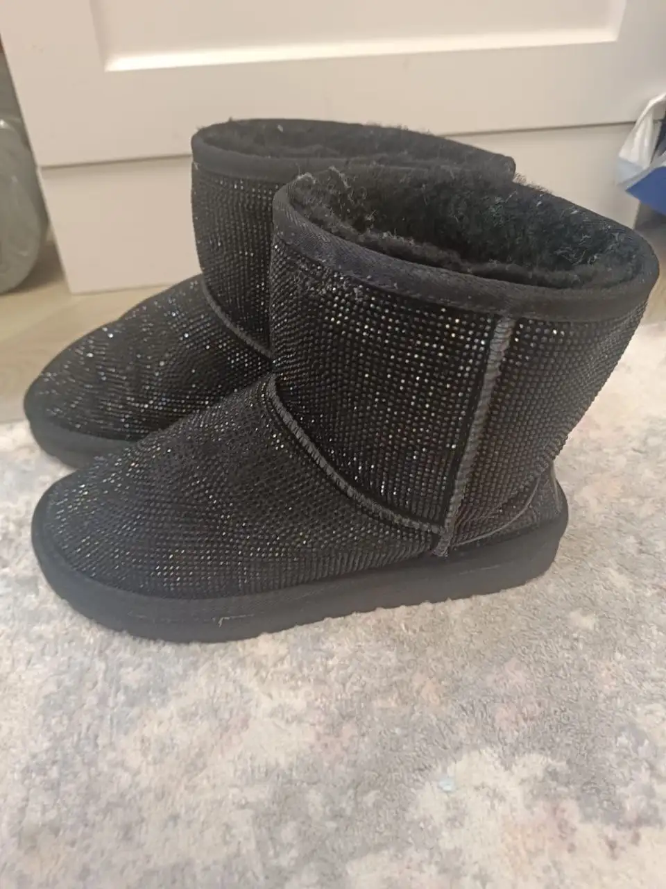 Угги для девочки размер 37-38 - Обувь (Одежда) в Московский