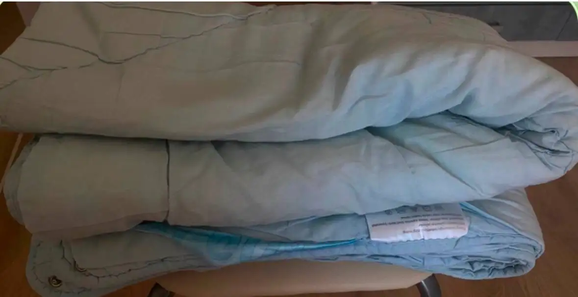 Подушка и одеяло б/у - Постельные принадлежности (Для дома и дачи) в Подольск