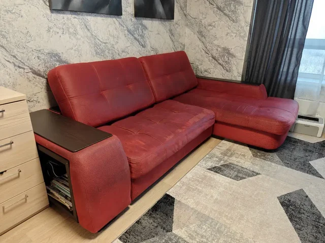 Продается угловой диван красного цвета - Для дома и дачи в Неизвестно