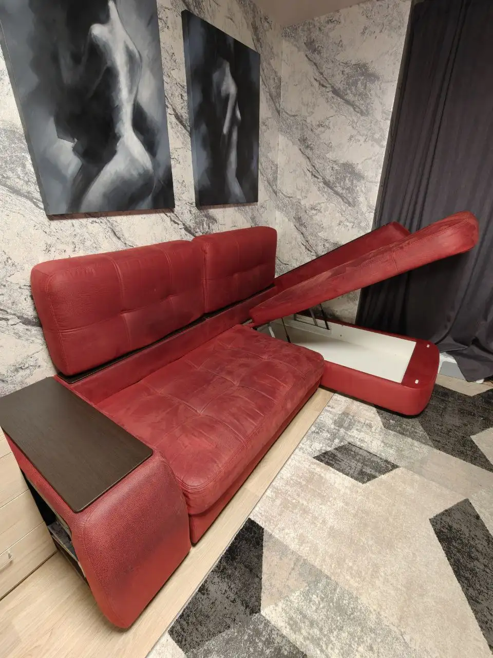 Продается угловой диван красного цвета - Для дома и дачи в Неизвестно