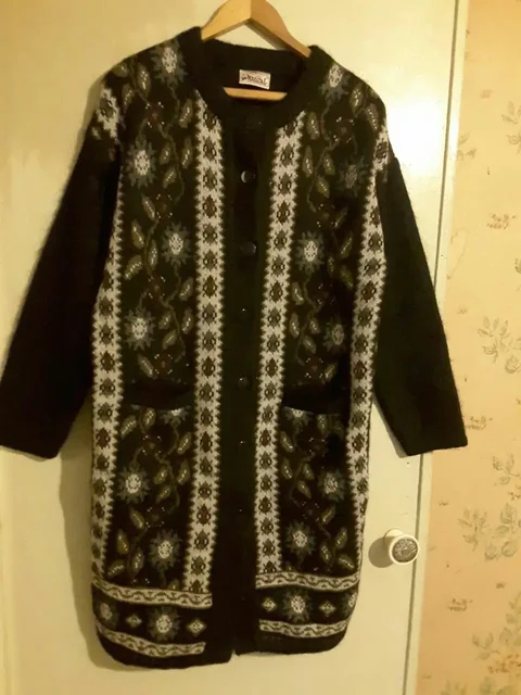 Женский шерстяной кардиган-пальто и кожаный пиджак - Верхняя одежда в Неизвестно