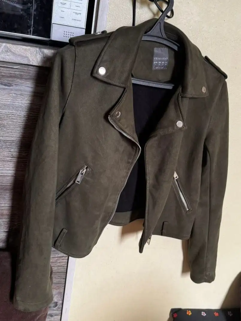 Косуха молодёжная размер 40-42 в идеальном состоянии - Верхняя одежда (Одежда) в Москва