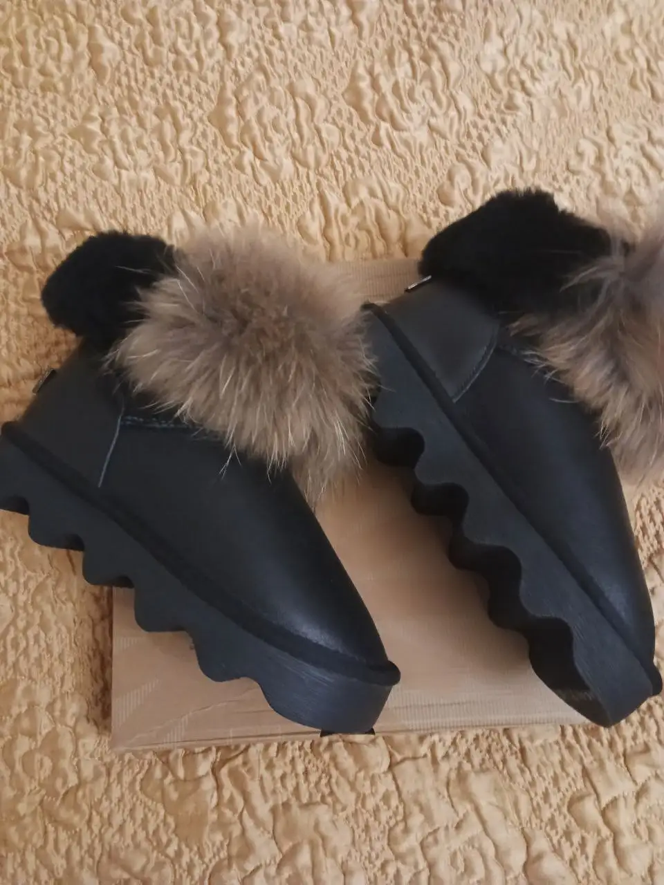 Новые UGG из натуральной кожи и овчины размер 36 - Обувь (Одежда) в Подольск