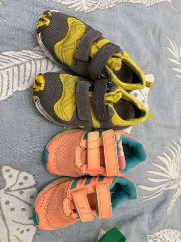 Пакет кроссовок 26-28 размер - Брюки в Москва