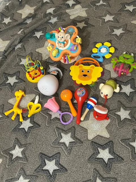 Пакет игрушек и детские вещи - частное объявление в Подольск