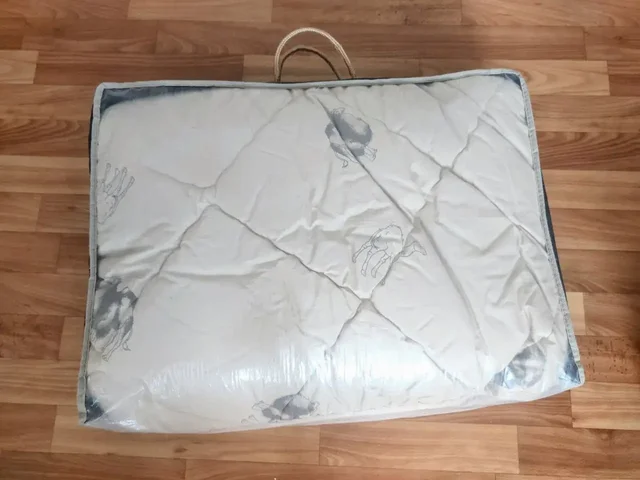 Продам одеяло из верблюжьей шерсти 172x205 см - Для дома и дачи в Подольск