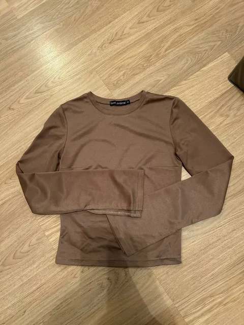 Белый жилет новый в отличном состоянии - Джинсы и штаны в Бутово