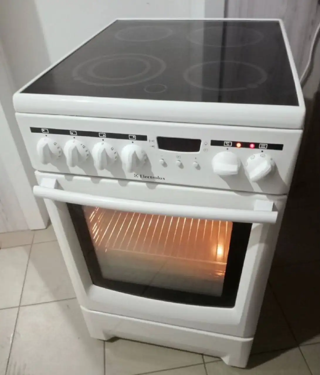 Продам электрическую плиту - Кухонная техника (Для дома и дачи) в Подольск