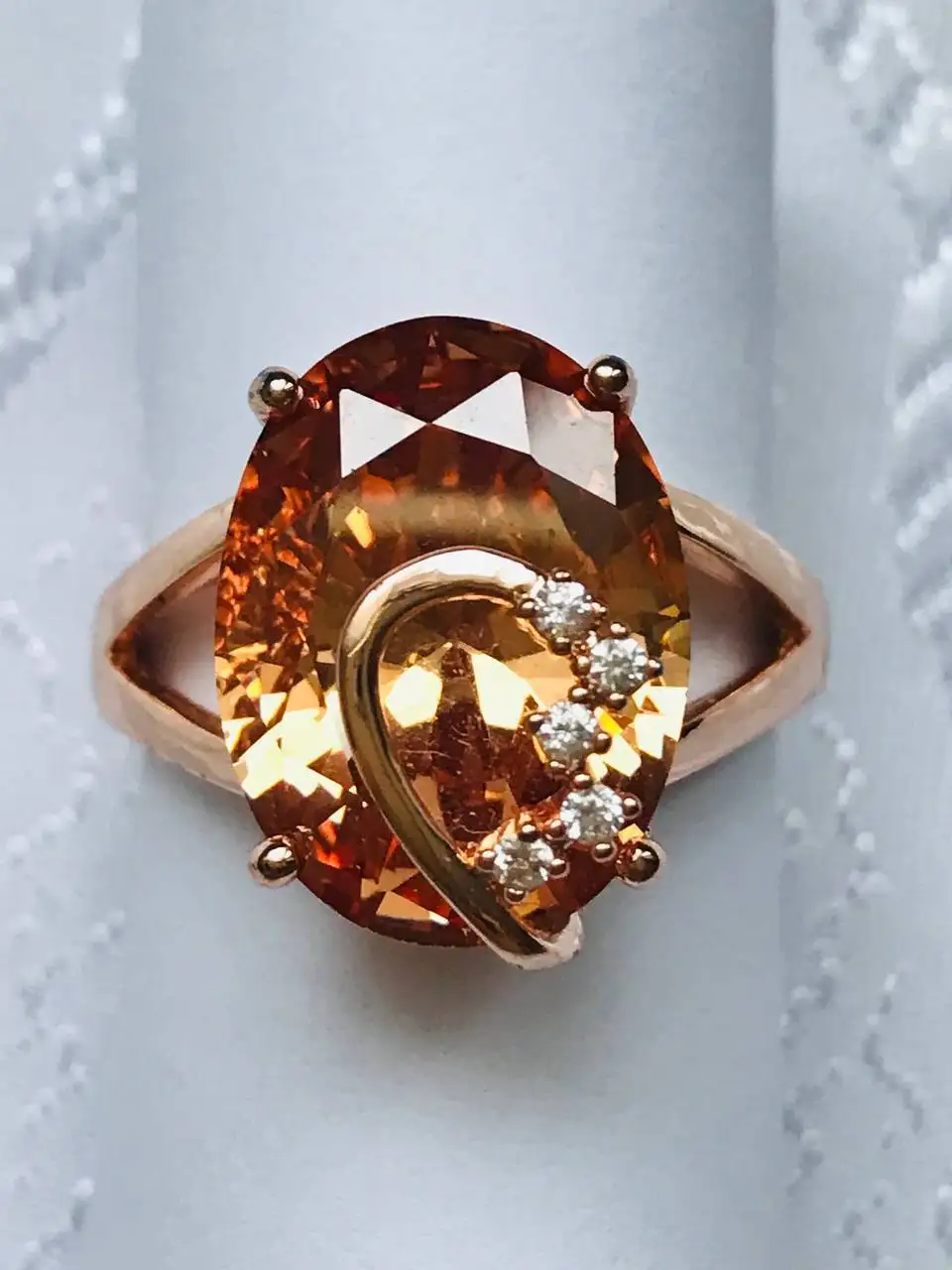 Кольцо с Цитрином и фианитами, серебро позолоченное - Барахолка в Москва