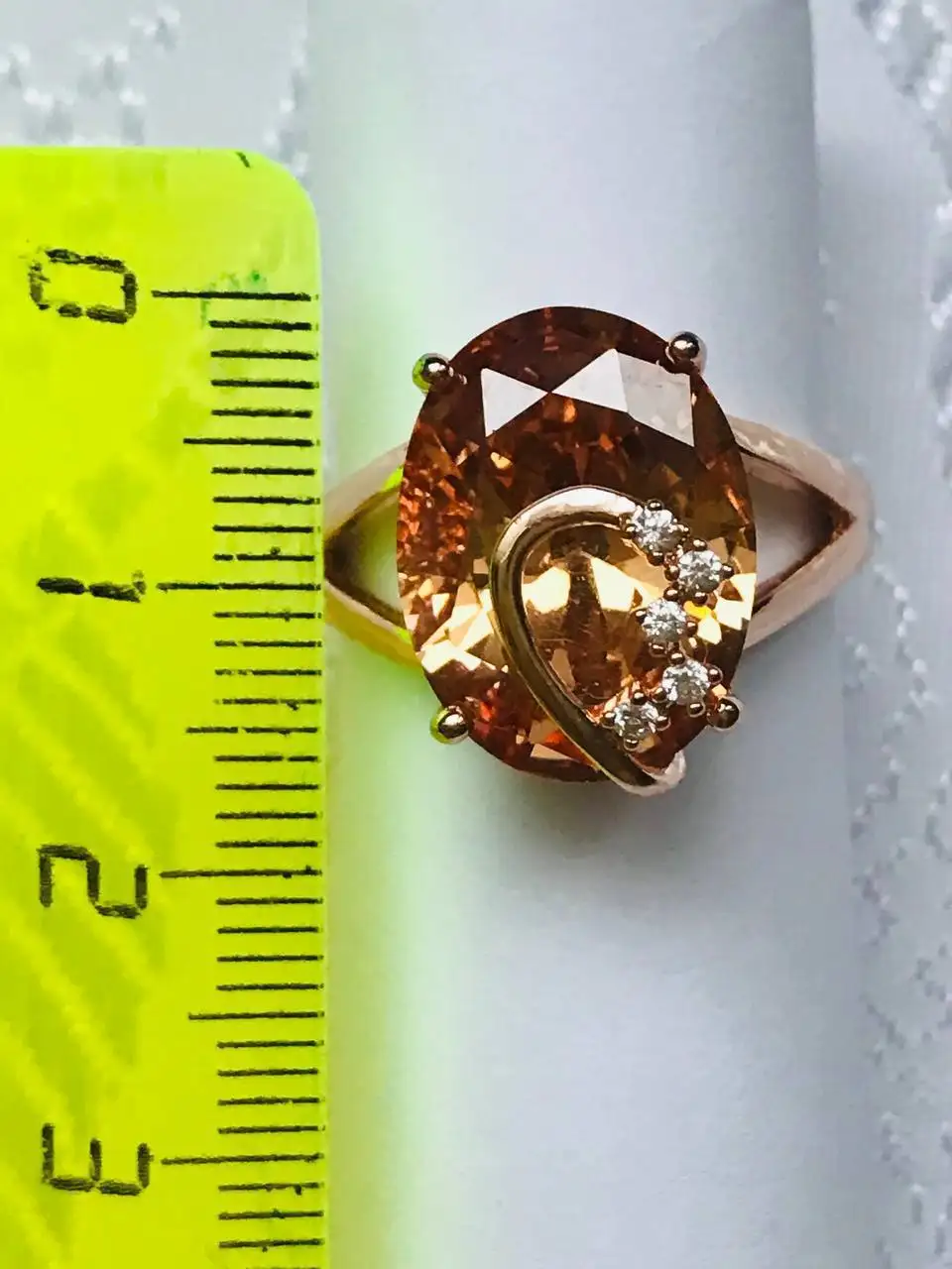 Кольцо с Цитрином и фианитами, серебро позолоченное - Барахолка в Москва