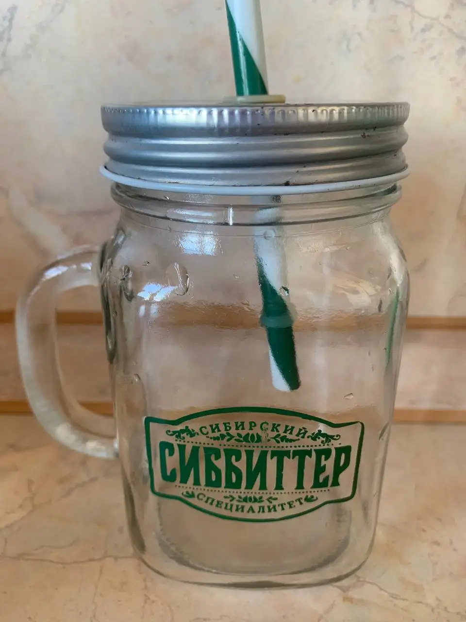 Стеклянная кружка-банка с трубочкой 400 мл - Барахолка в Неизвестно