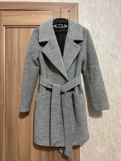 Продам женское пальто серое размер 40-42 - Одежда в Московский