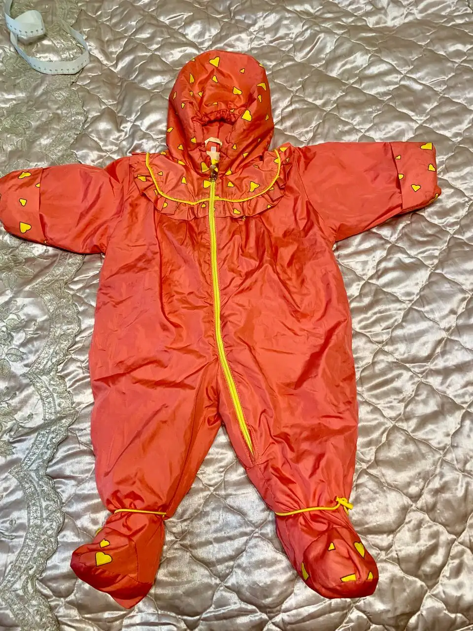 Розовый комбинезон на 6 месяцев - Одежда для детей (Товары для детей) в Подольск