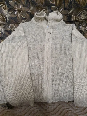 Джемпер на молнии размер L - частное объявление в Подольск