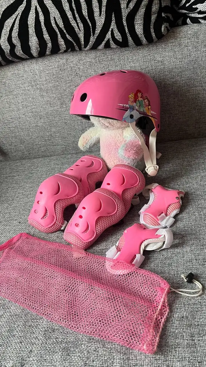 Защита для роликов и коньков с шлемом - Спортивные товары (Хобби и отдых) в Подольск