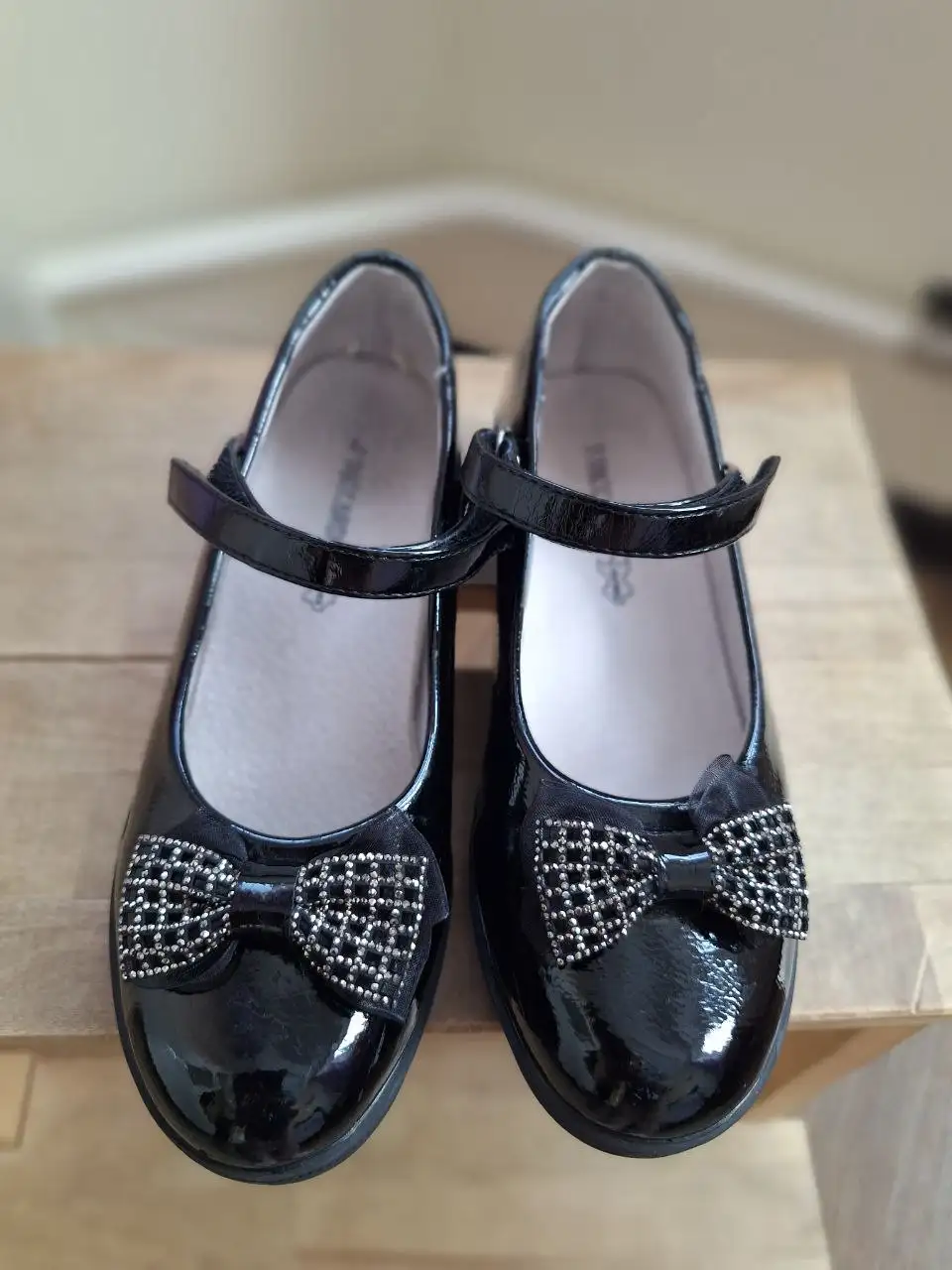 Туфли фирмы Т - taccardi лаковые из эко кожи размер 34 - Обувь (Одежда) в Неизвестно