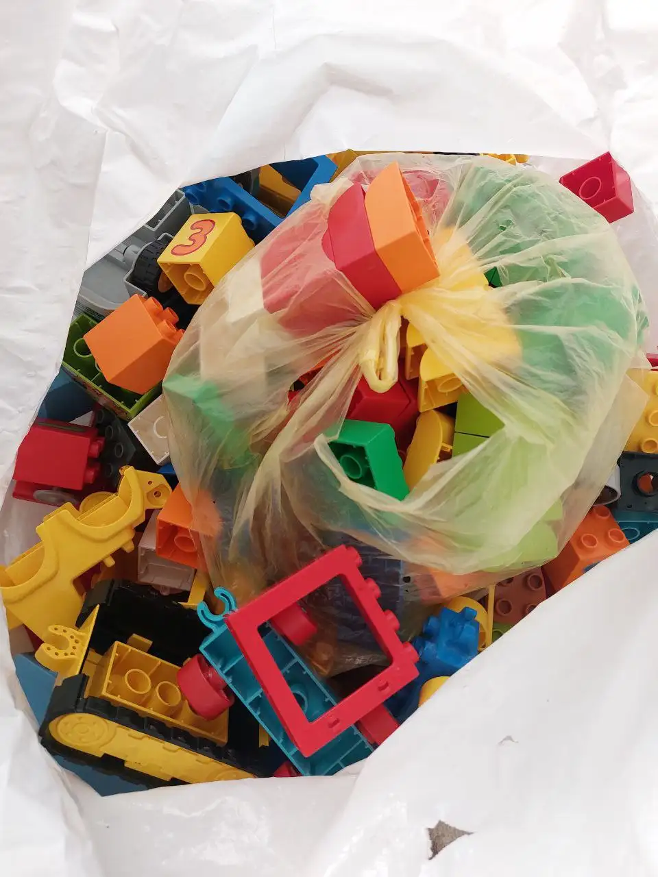 Продажа пакета лего дупло россыпью - Конструкторы (Товары для детей) в Одинцово