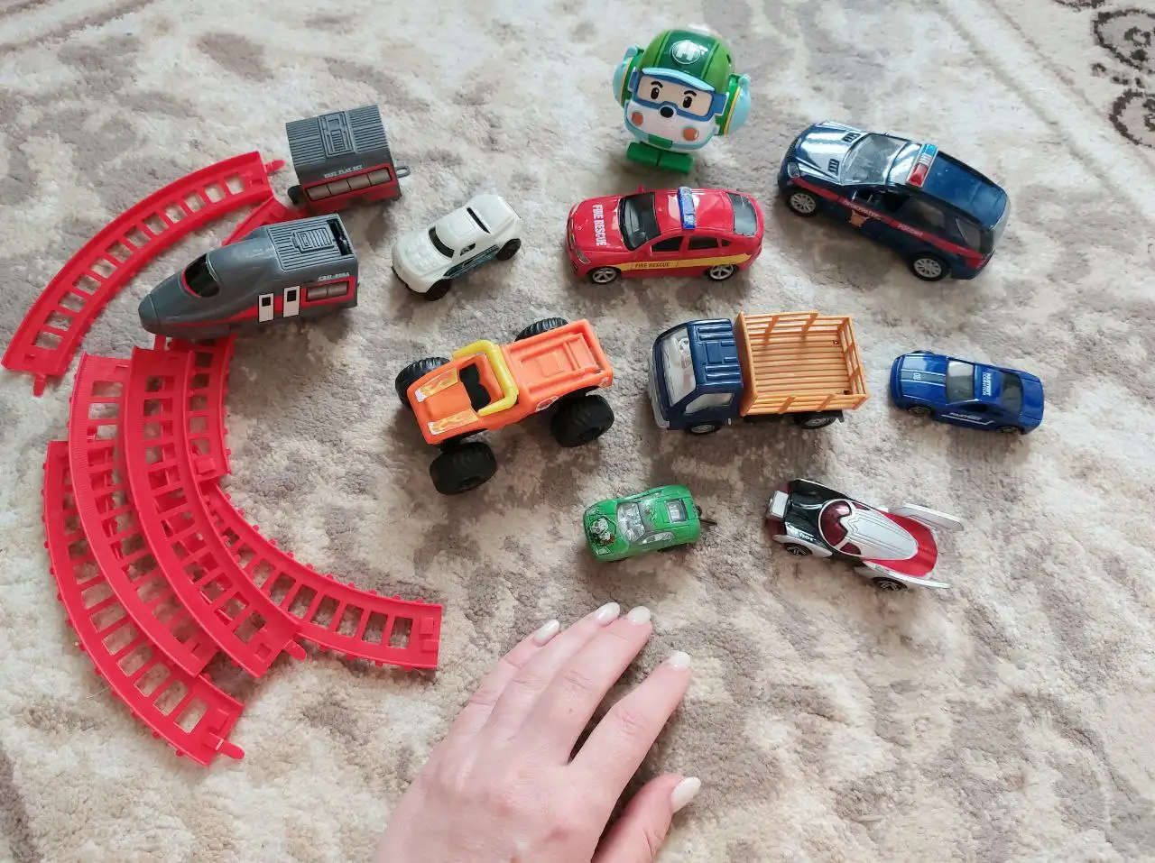 Продажа б/у машинок в отличном состоянии - Игрушки (Хобби и отдых) в Одинцово