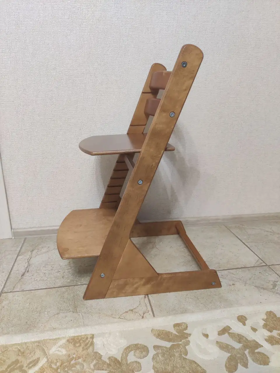 Стул детский регулируемый по высоте с ограничителем - Мебель для детей (Товары для детей) в Родники