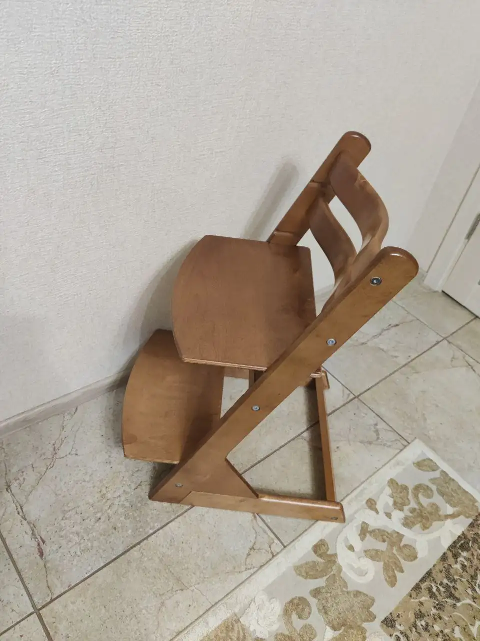 Стул детский регулируемый по высоте с ограничителем - Мебель для детей (Товары для детей) в Родники