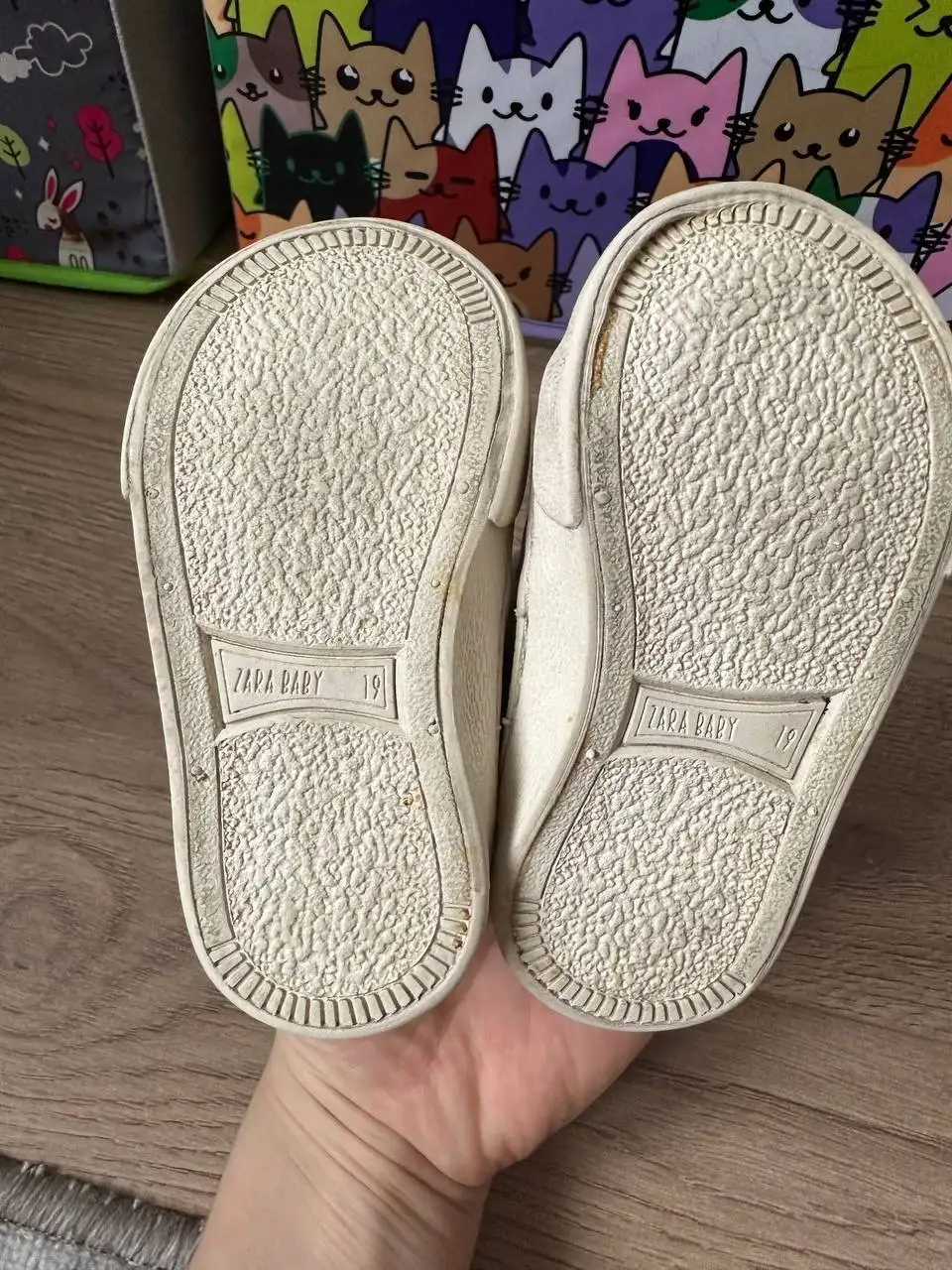 Кроссовки Zara для девочки 19 размер - Детская обувь (Одежда) в Боброво