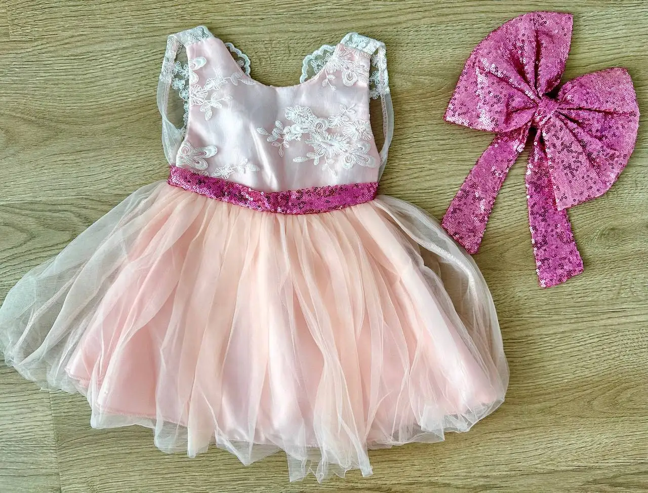 Нарядное платье для девочки 86 рост - Детская одежда (Товары для детей) в Боброво