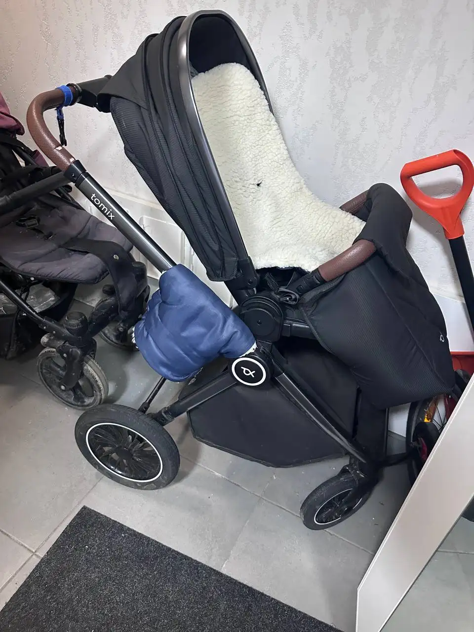 Продается коляска в отличном состоянии - Коляски (Товары для детей) в Москва