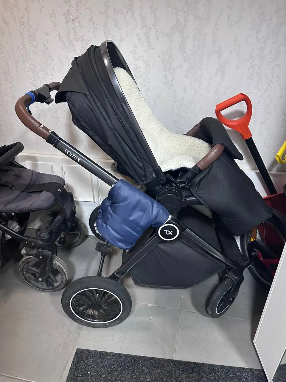 Продается коляска в отличном состоянии - Коляски (Товары для детей) в Москва
