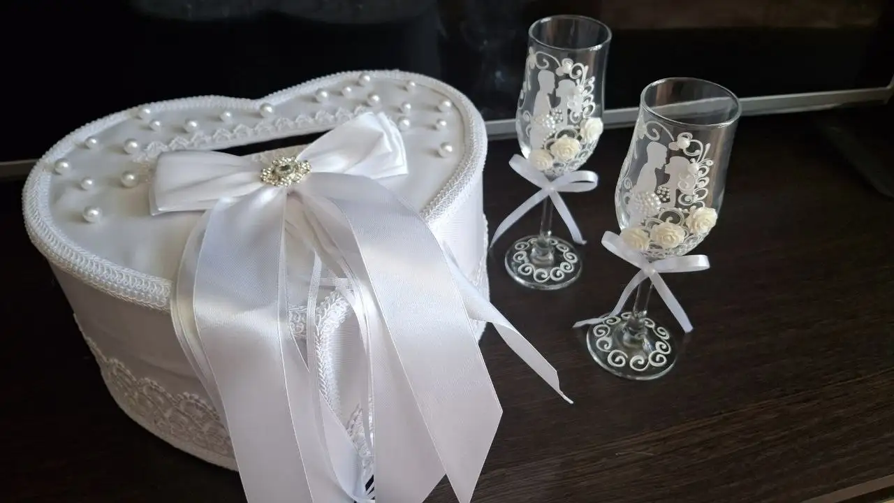 Свадебные бокалы и корзина для денег - Свадебные товары (Барахолка) в Бутово