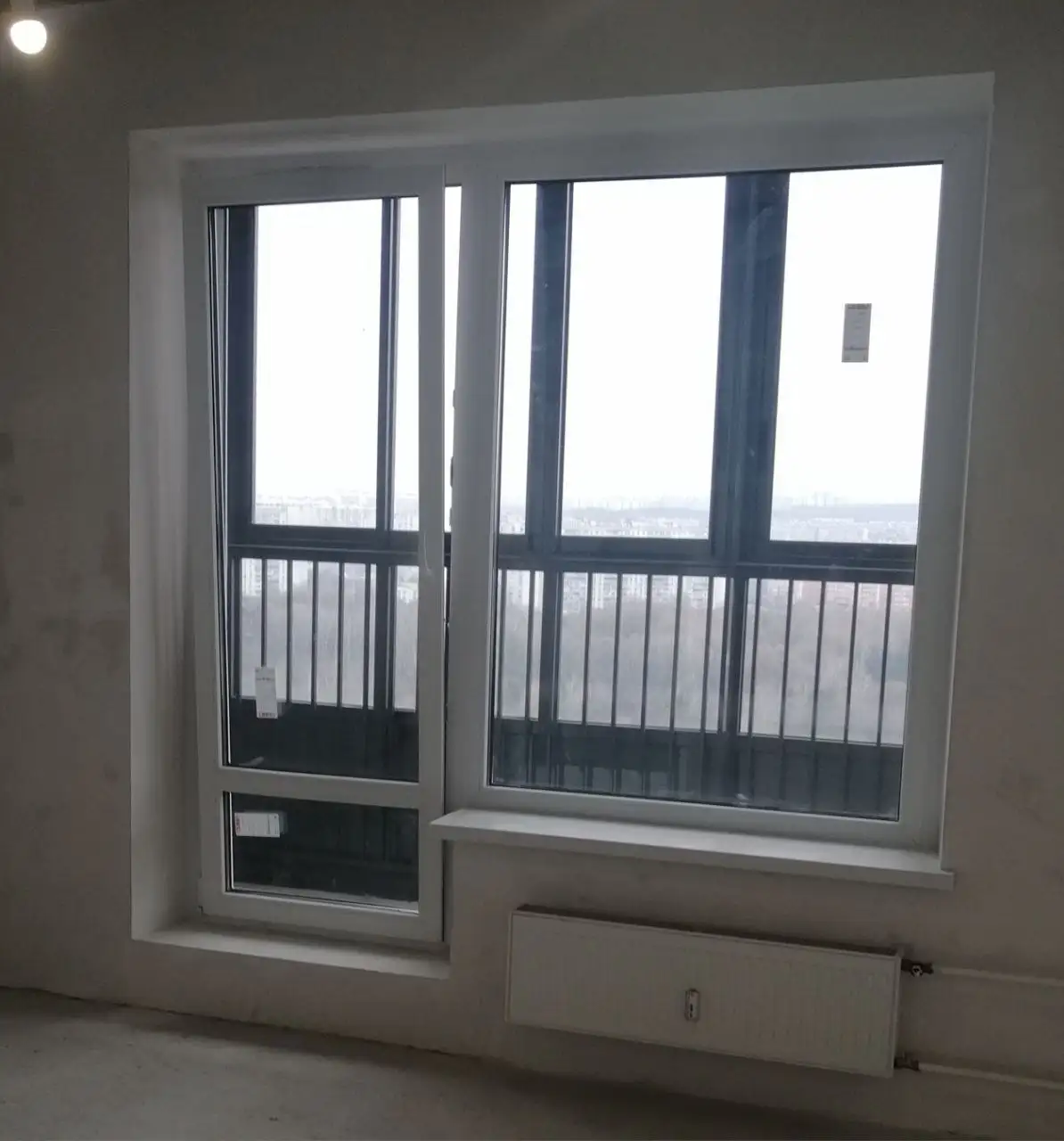 Балконное остекление от застройщика с тонированными и прозрачными стеклами - Строительные материалы (Барахолка) в Южная Битца